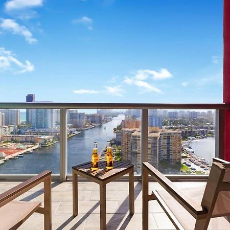MODERN Resort BALCONY W VIEW Resort POOL Hallandale Beach Exterior foto