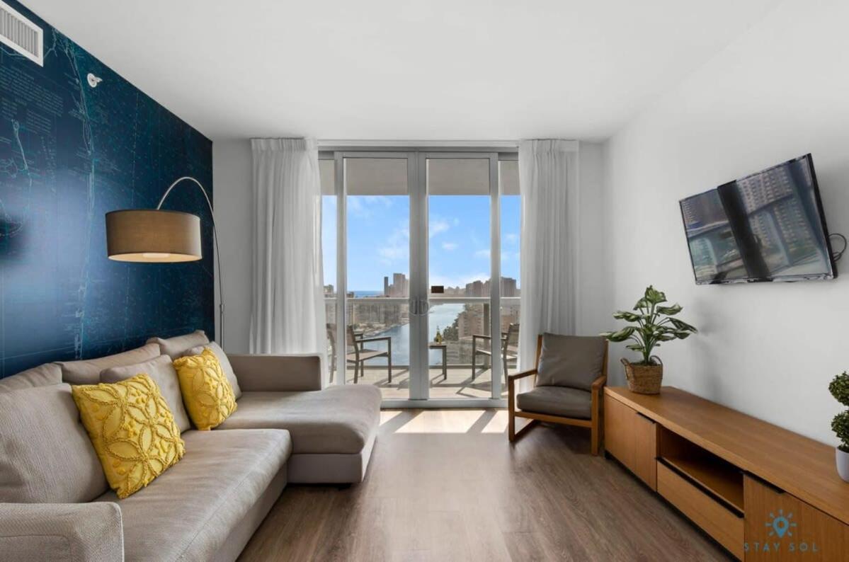 MODERN Resort BALCONY W VIEW Resort POOL Hallandale Beach Exterior foto