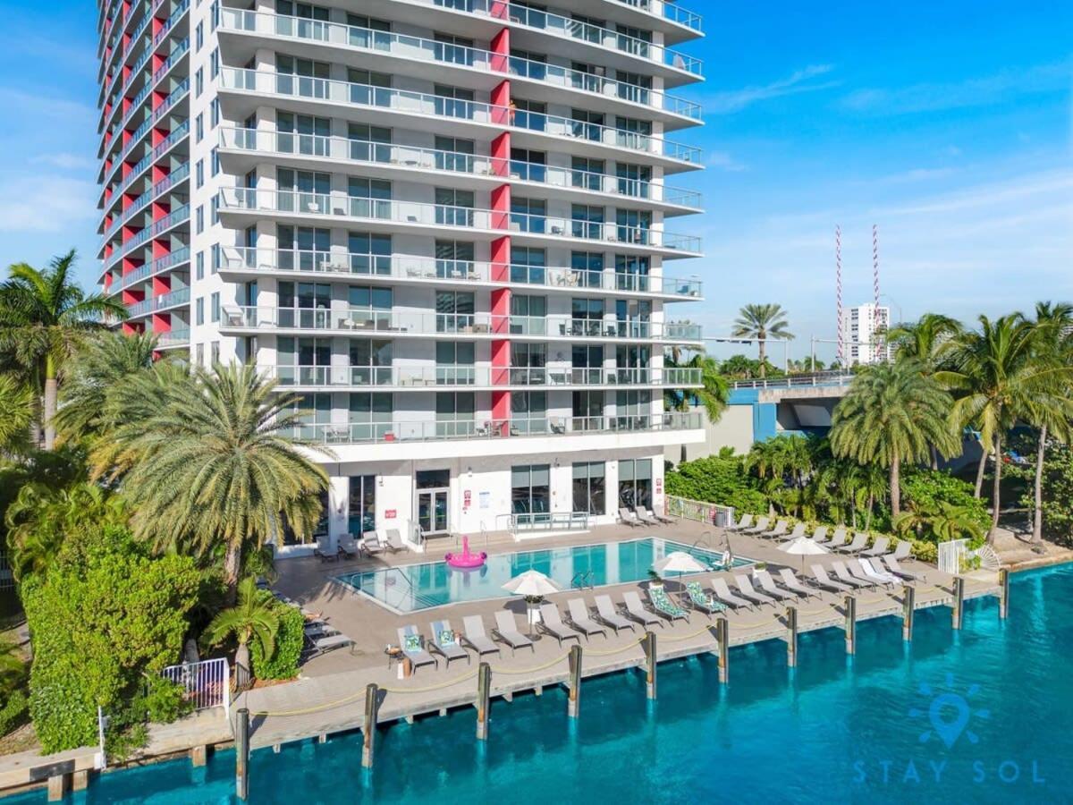 MODERN Resort BALCONY W VIEW Resort POOL Hallandale Beach Exterior foto