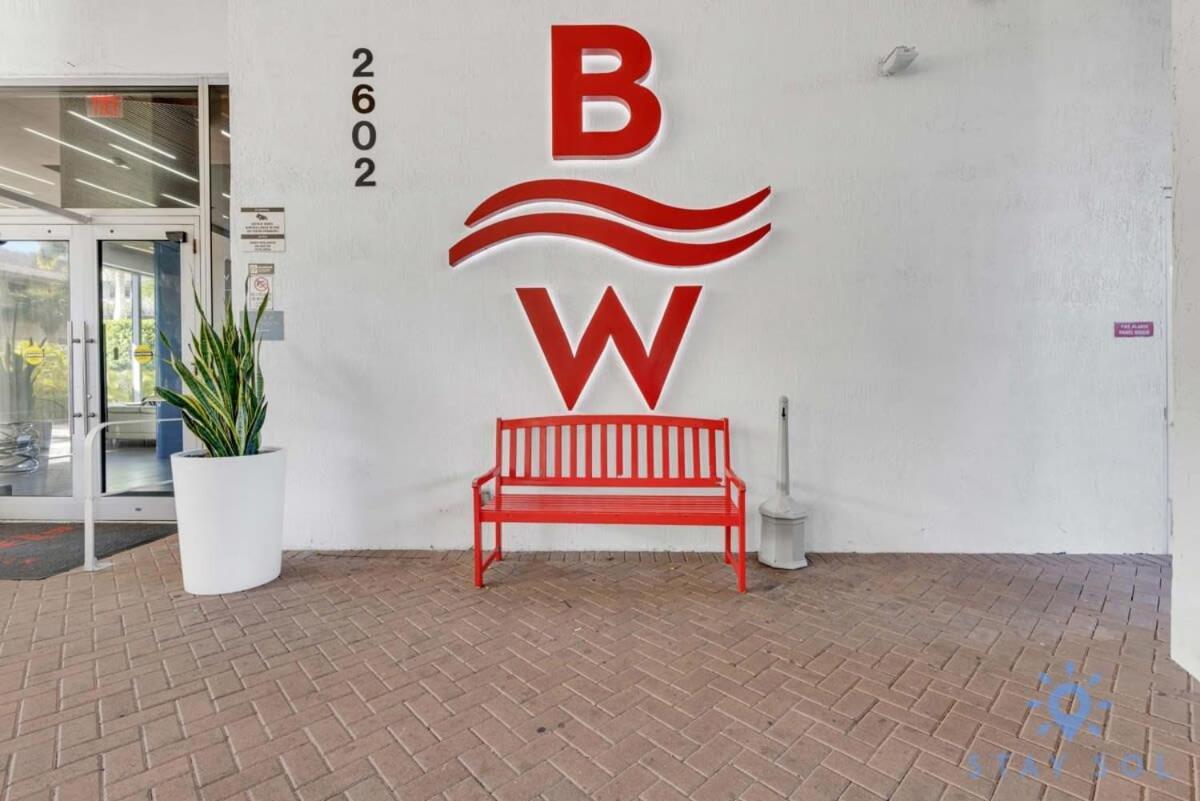 MODERN Resort BALCONY W VIEW Resort POOL Hallandale Beach Exterior foto