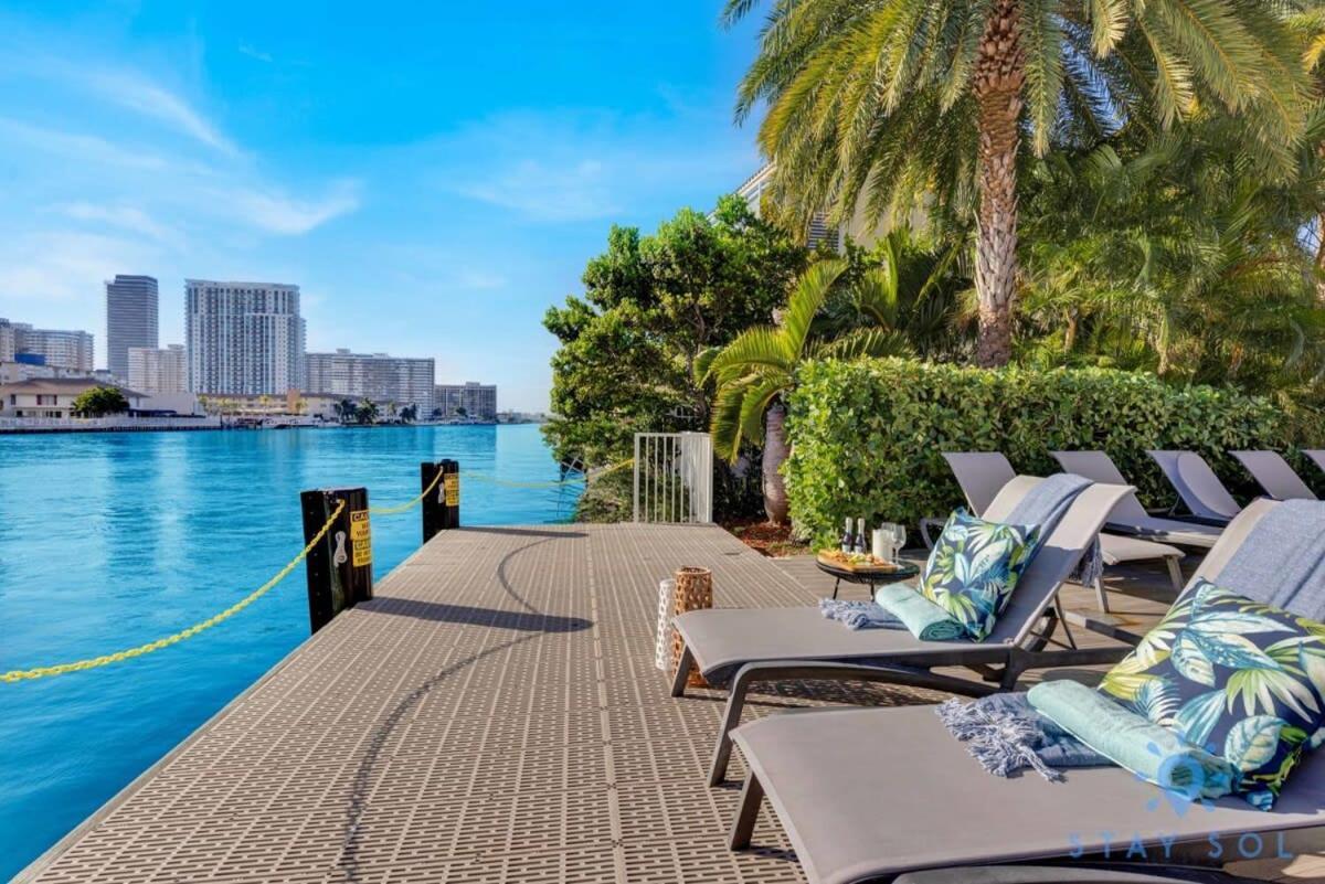 MODERN Resort BALCONY W VIEW Resort POOL Hallandale Beach Exterior foto